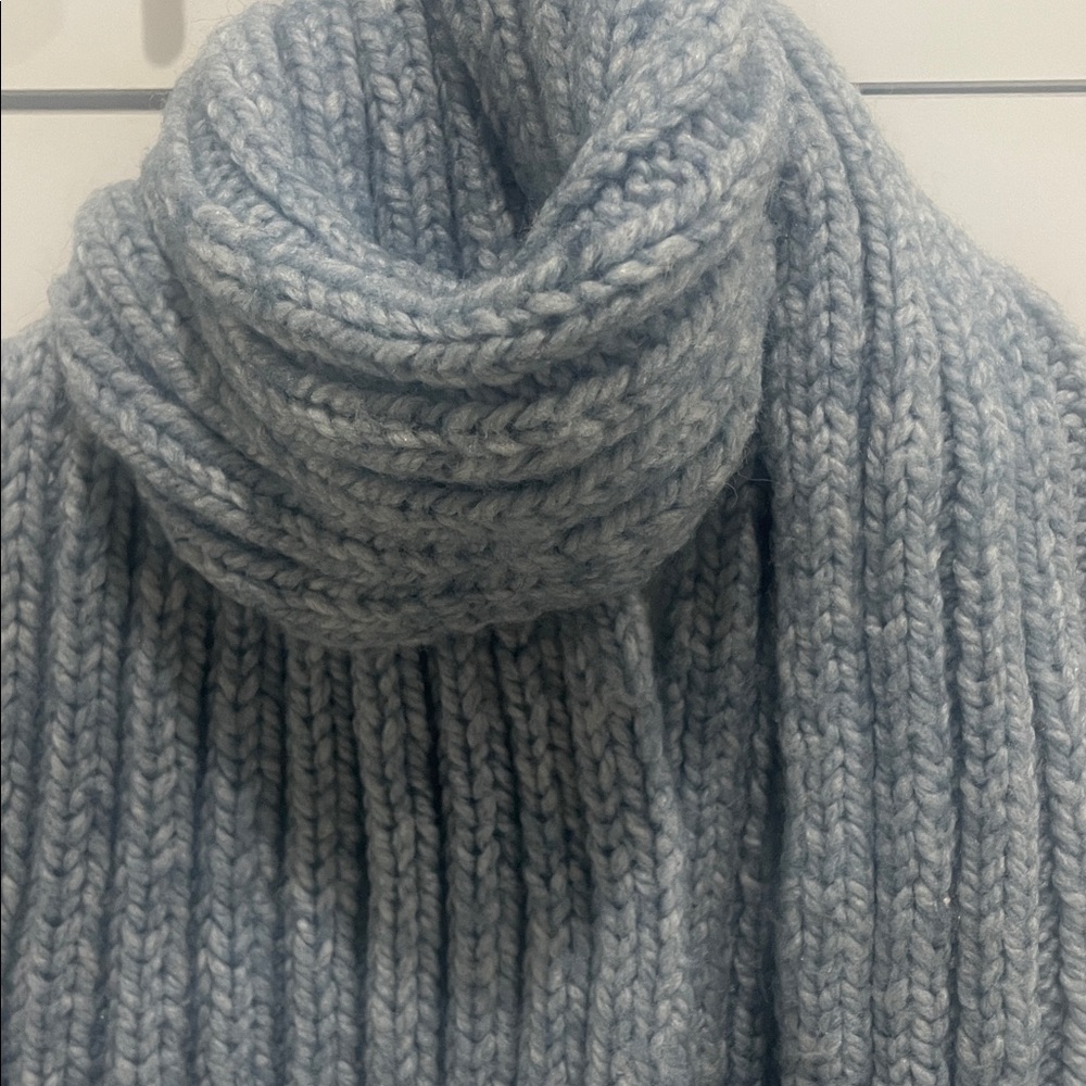 NWOT Hand Knit Baby Blue 100% Wool Fringed Long Winter Scarf Unisex 61"x10